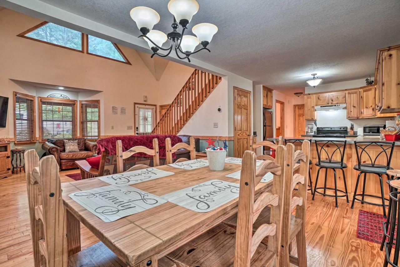 Resort Innsbruck Cabin With A Hot Tub And Deck! เฮเลน ภายนอก รูปภาพ
